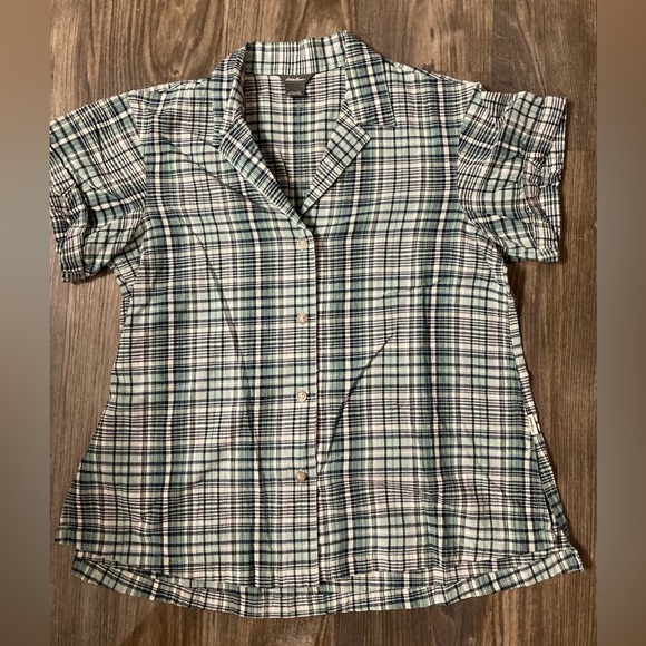 Eddie Bauer Tops - Eddie Bauer Women’s XS Button Down Shirt